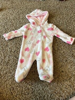 Plush Heart Hooded Footed One-Piece - Pink & White